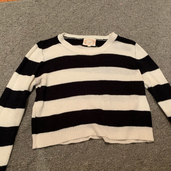 striped knitted cropped long sleeve - Picture 1 of 2